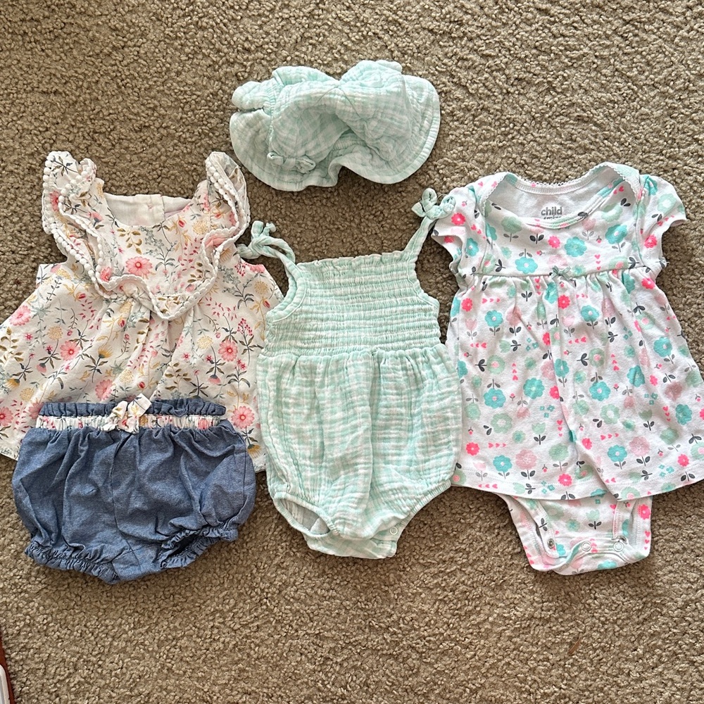 Baby girl clothes set